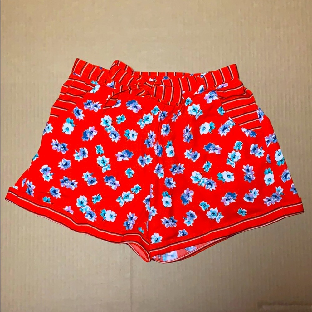 Elastic Waisted Flow Shorts W/ Pockets